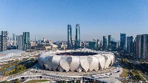 bty-中国新闻周刊：为了国足主场比赛，球场草坪甚至精准修剪到毫米级
