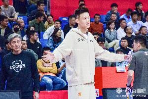 bty-无缘季后赛！周鹏：无论是哪个身份的我 都得朝前看